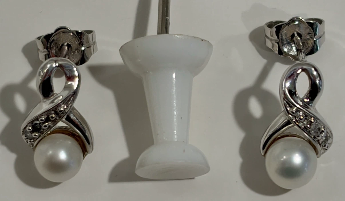 10K (Stamped) White Gold Cultured Pearl & Pavé Diamond Earrings - photo 4