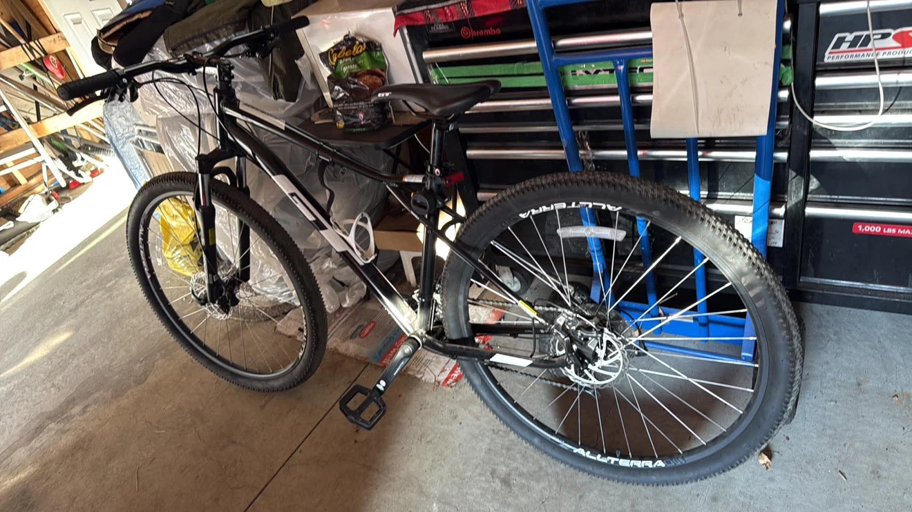 GT Aggressor sport Mountain Bike - photo 3
