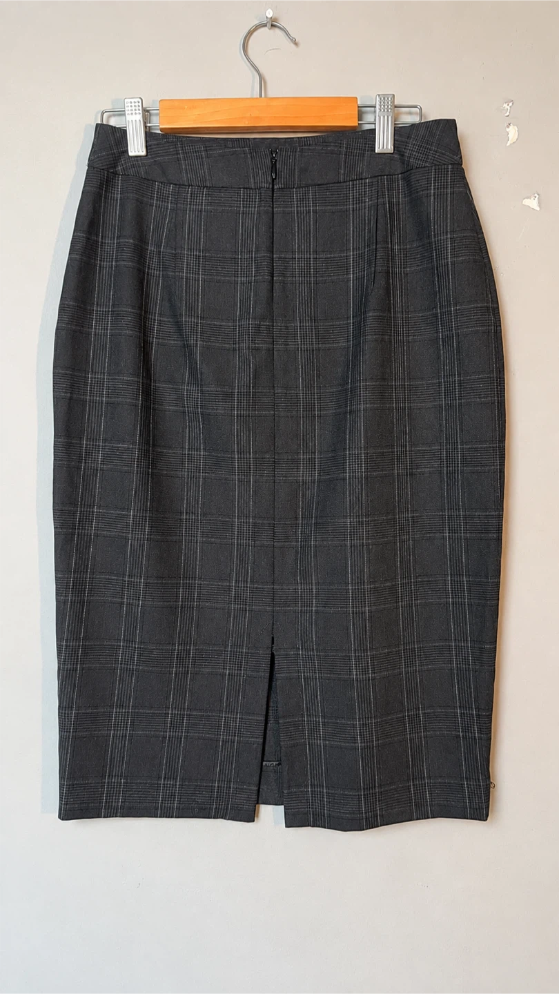 Body by Victoria Plaid Pencil Skirt Size 2 - photo 2
