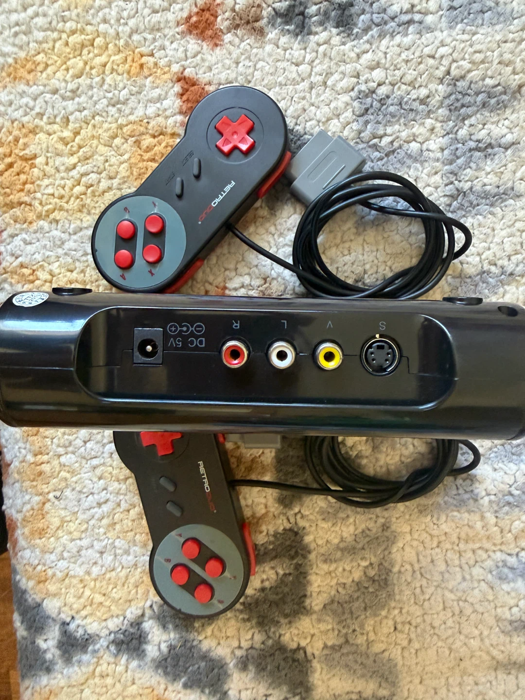 RetroBit Retro Entertainment System Console with 2 Controllers - photo 2
