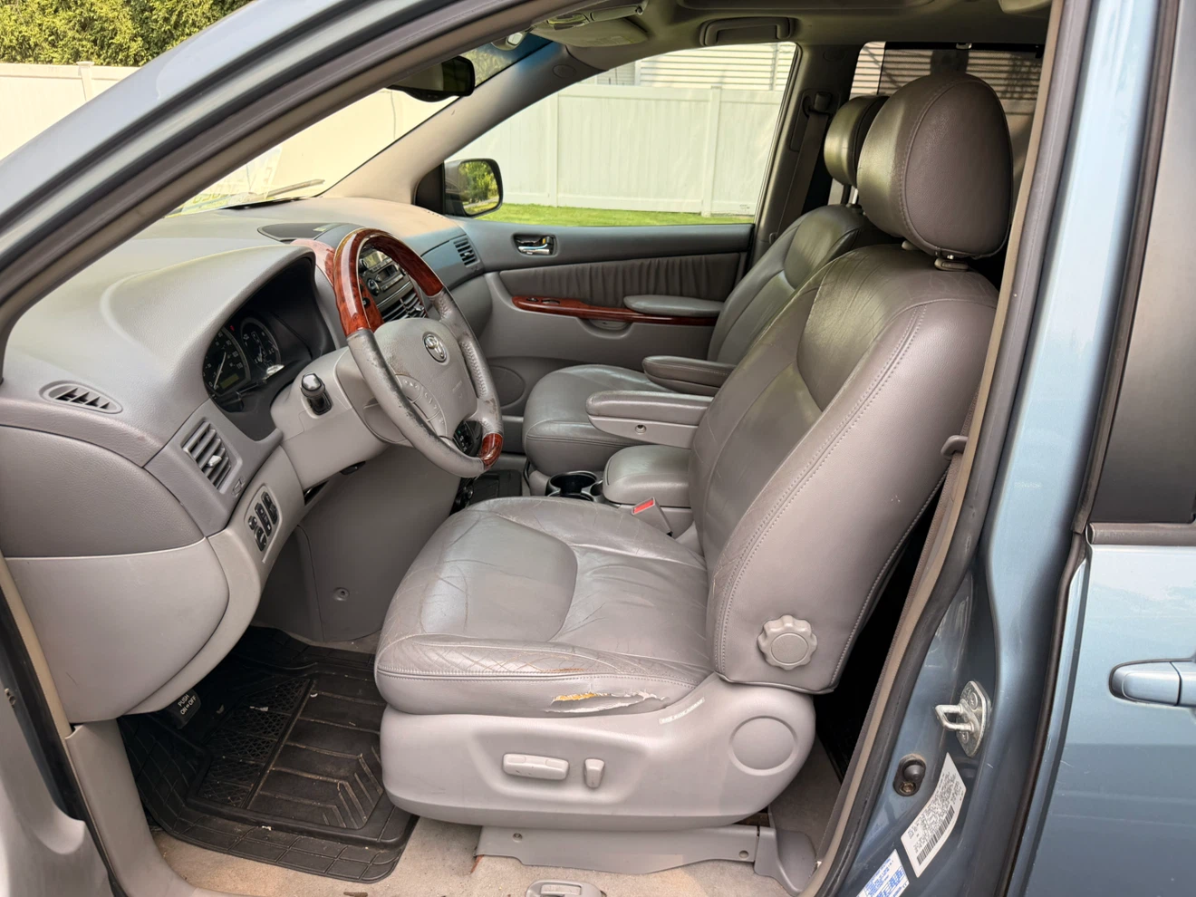 Toyota Sienna Minivan - photo 4