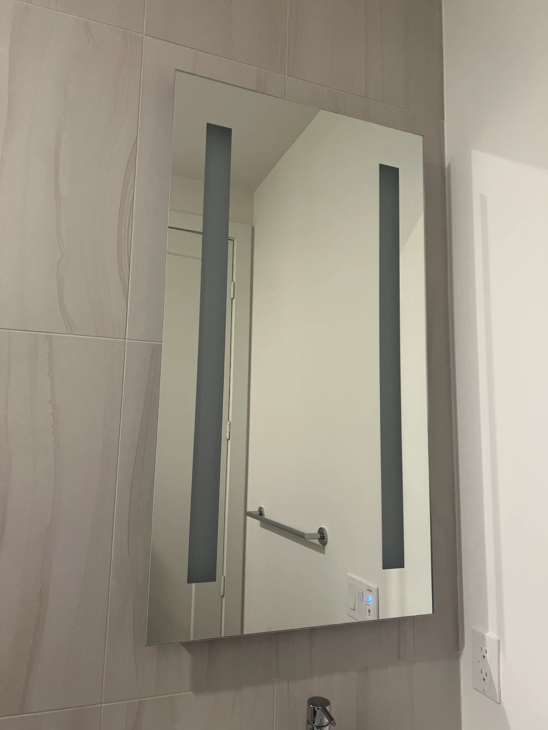 LED Vanity Mirror - photo 2