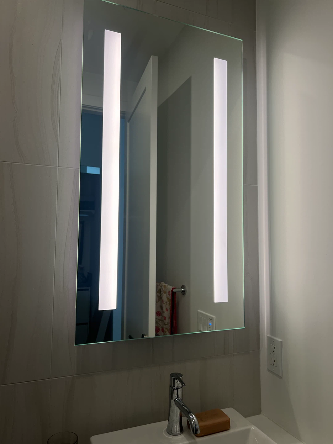 LED Vanity Mirror - photo 3