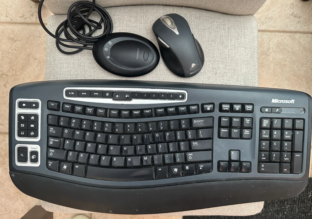 Microsoft Wireless Laser Keyboard 5000 and Mouse Set