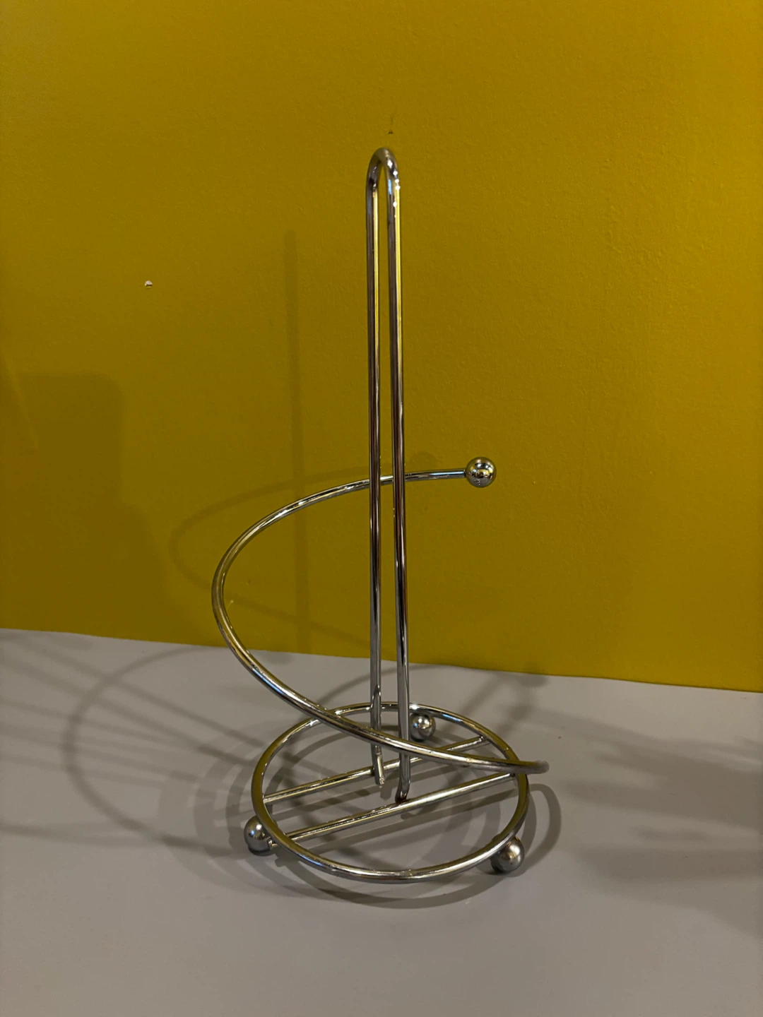 Silver Metal Swirl Paper Towel Holder
