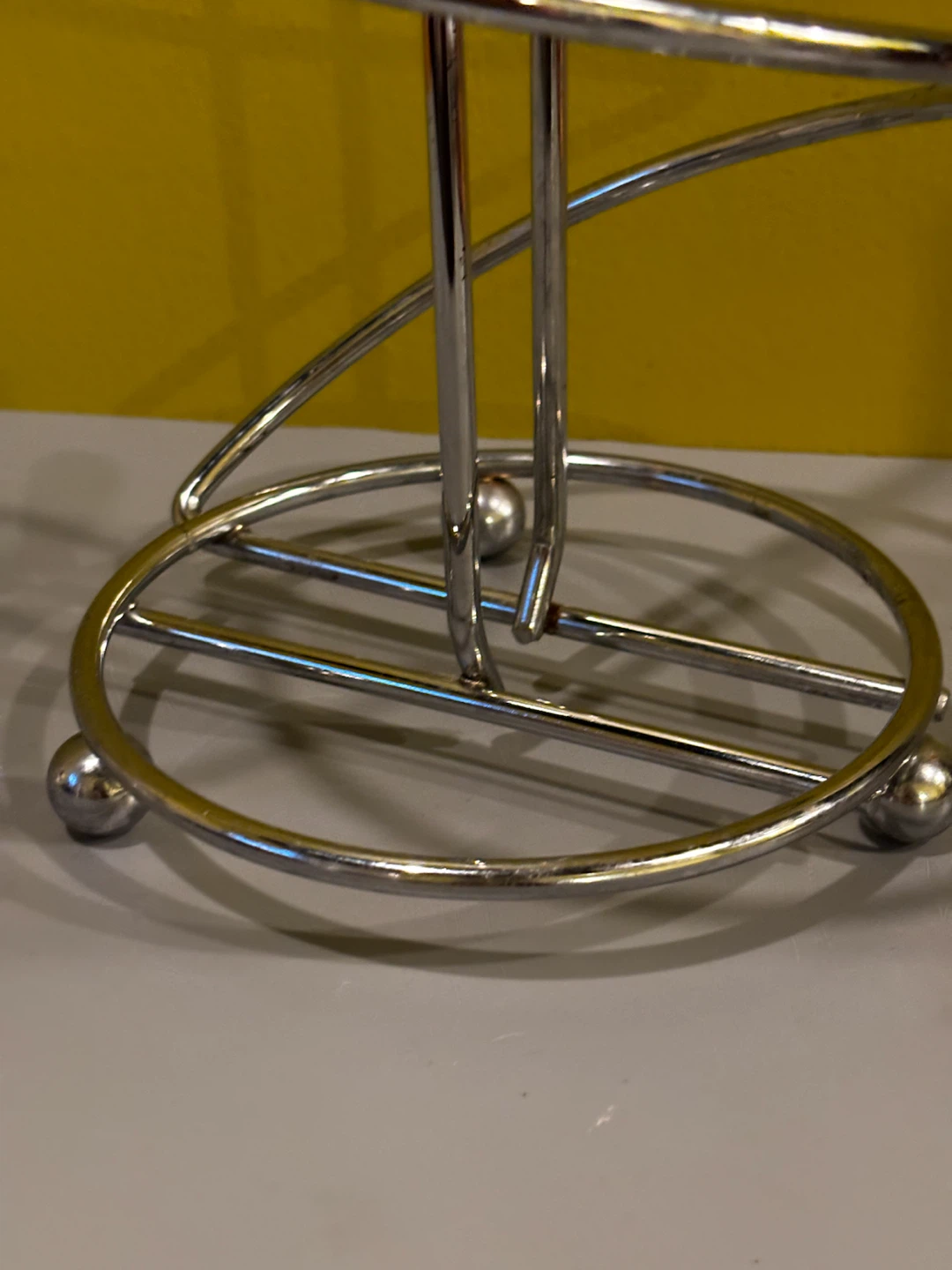 Silver Metal Swirl Paper Towel Holder - photo 2