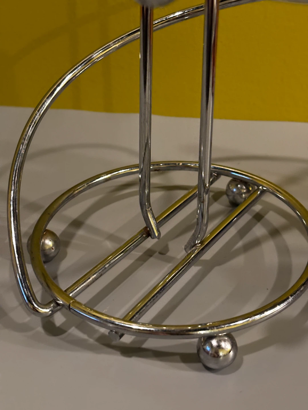 Silver Metal Swirl Paper Towel Holder - photo 5