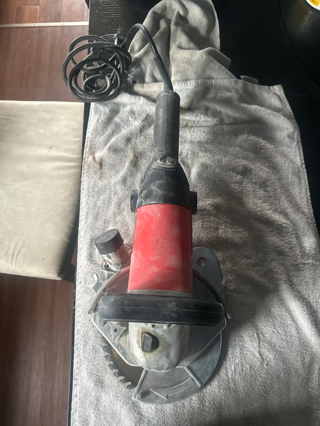 King Canada jamb & under cut saw