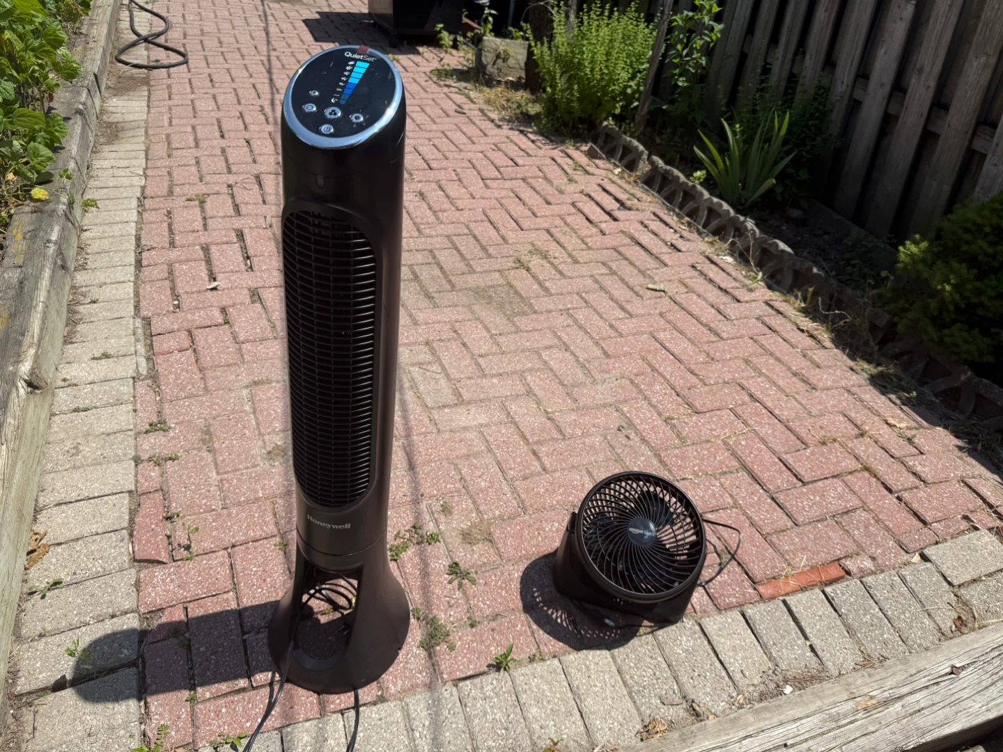 Amazon Basics QuietSet Tower Fan