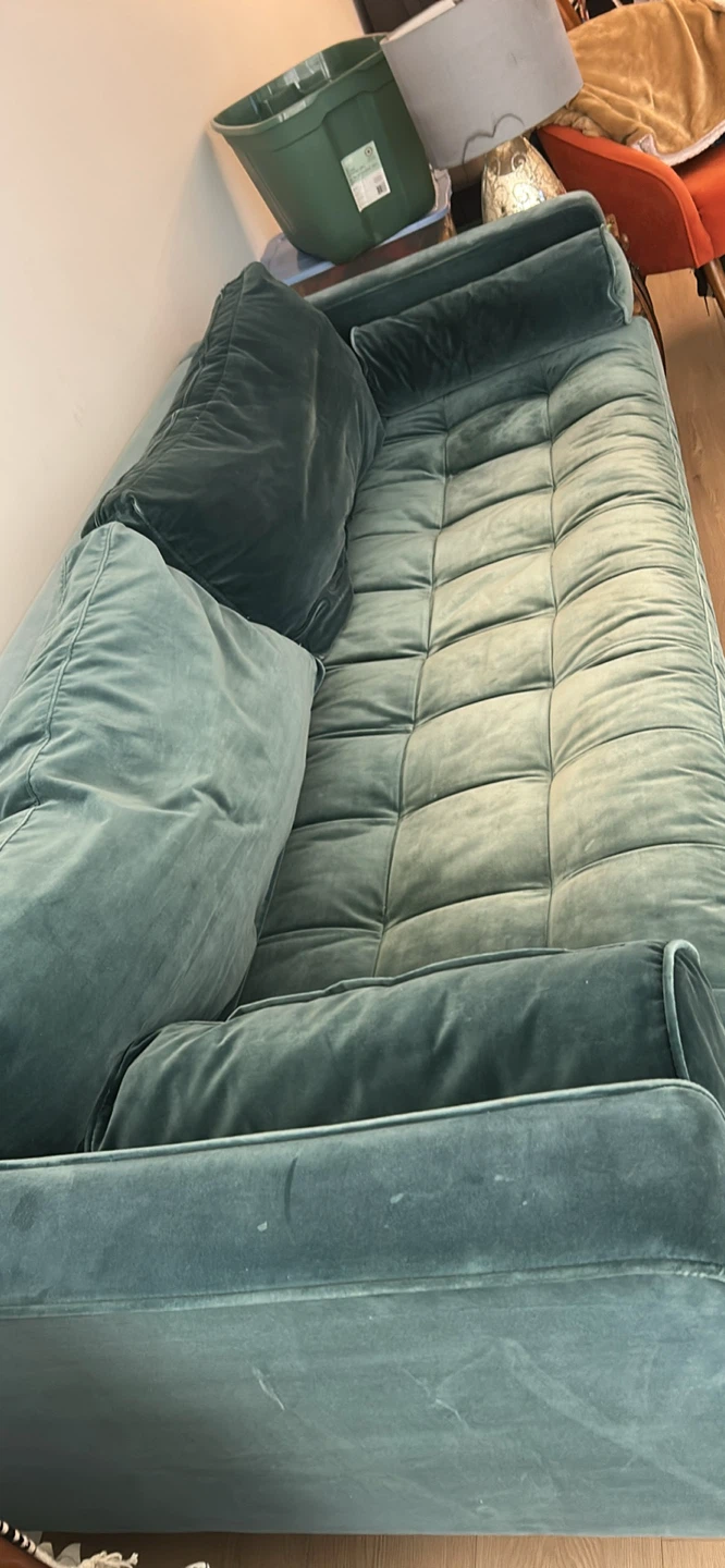 Beautiful three seater velvet sofa - photo 2
