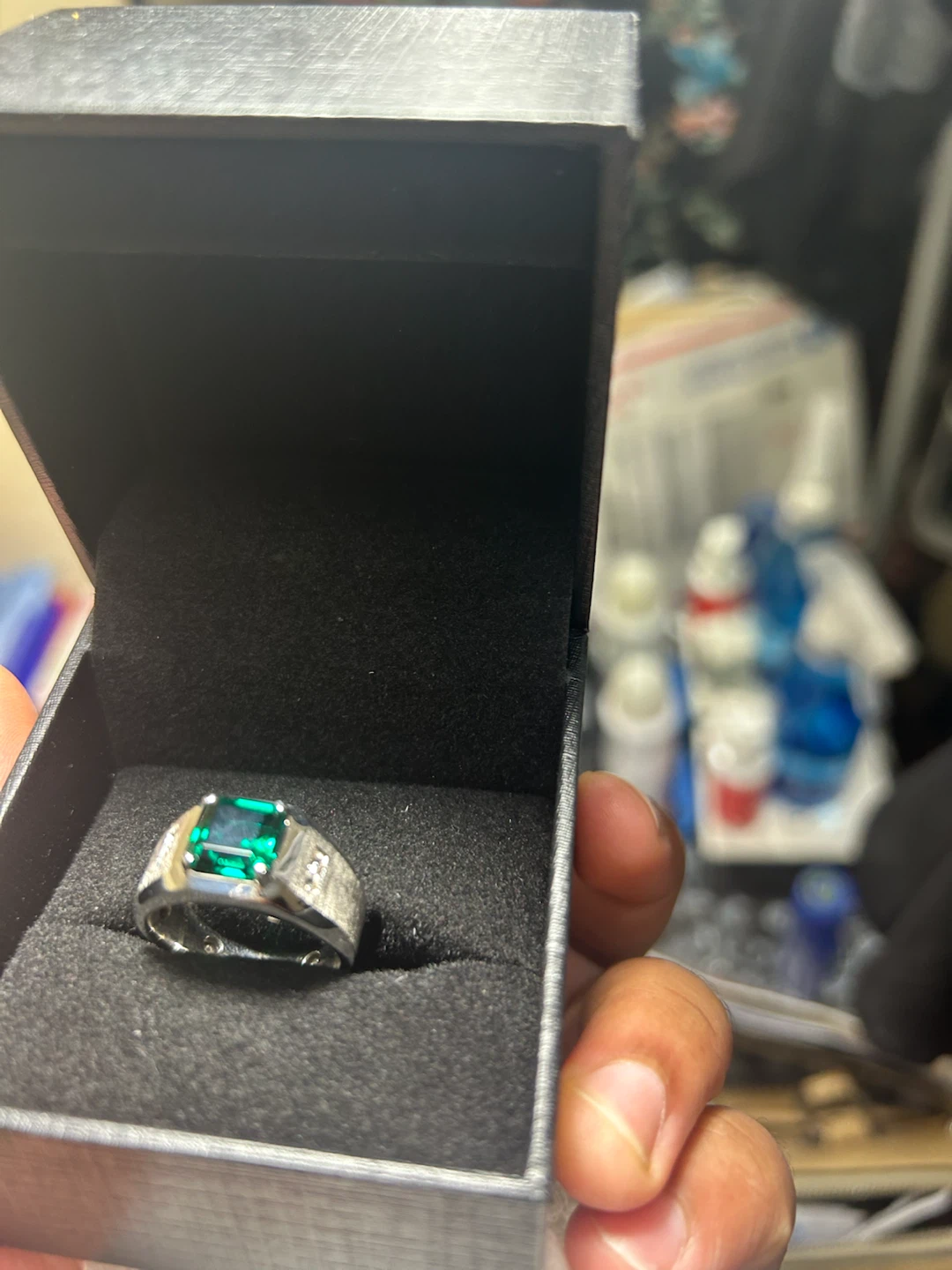 Men's Emerald and Diamond Ring - photo 3