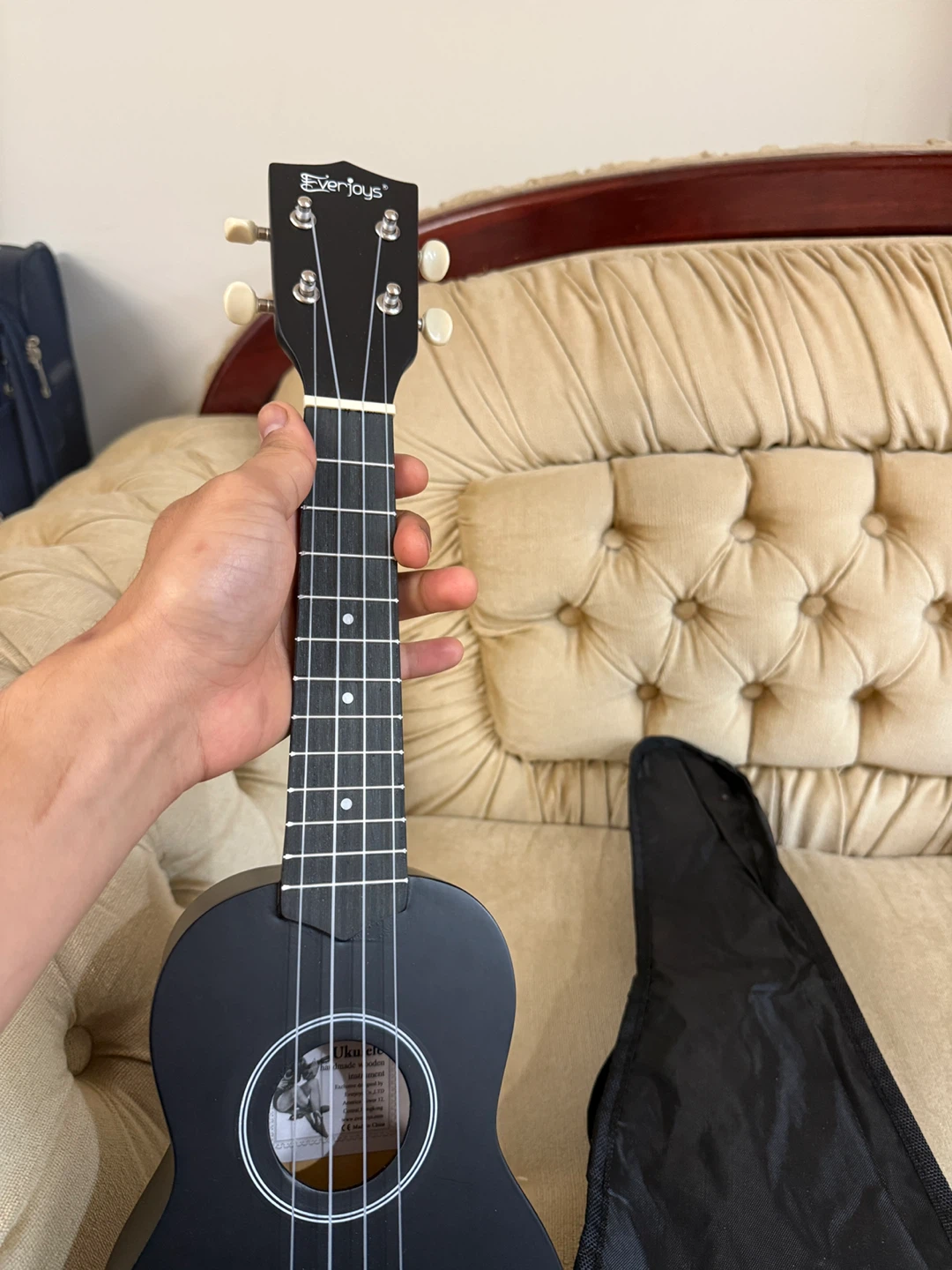 Everjoys Black Ukulele with Gig Bag - photo 3