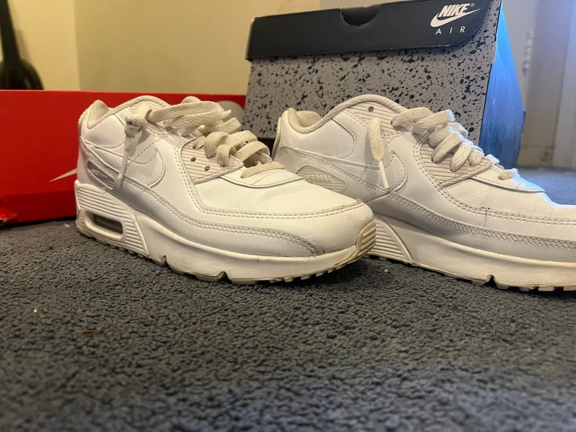 Nike Air Max 90 White Shoes - photo 2
