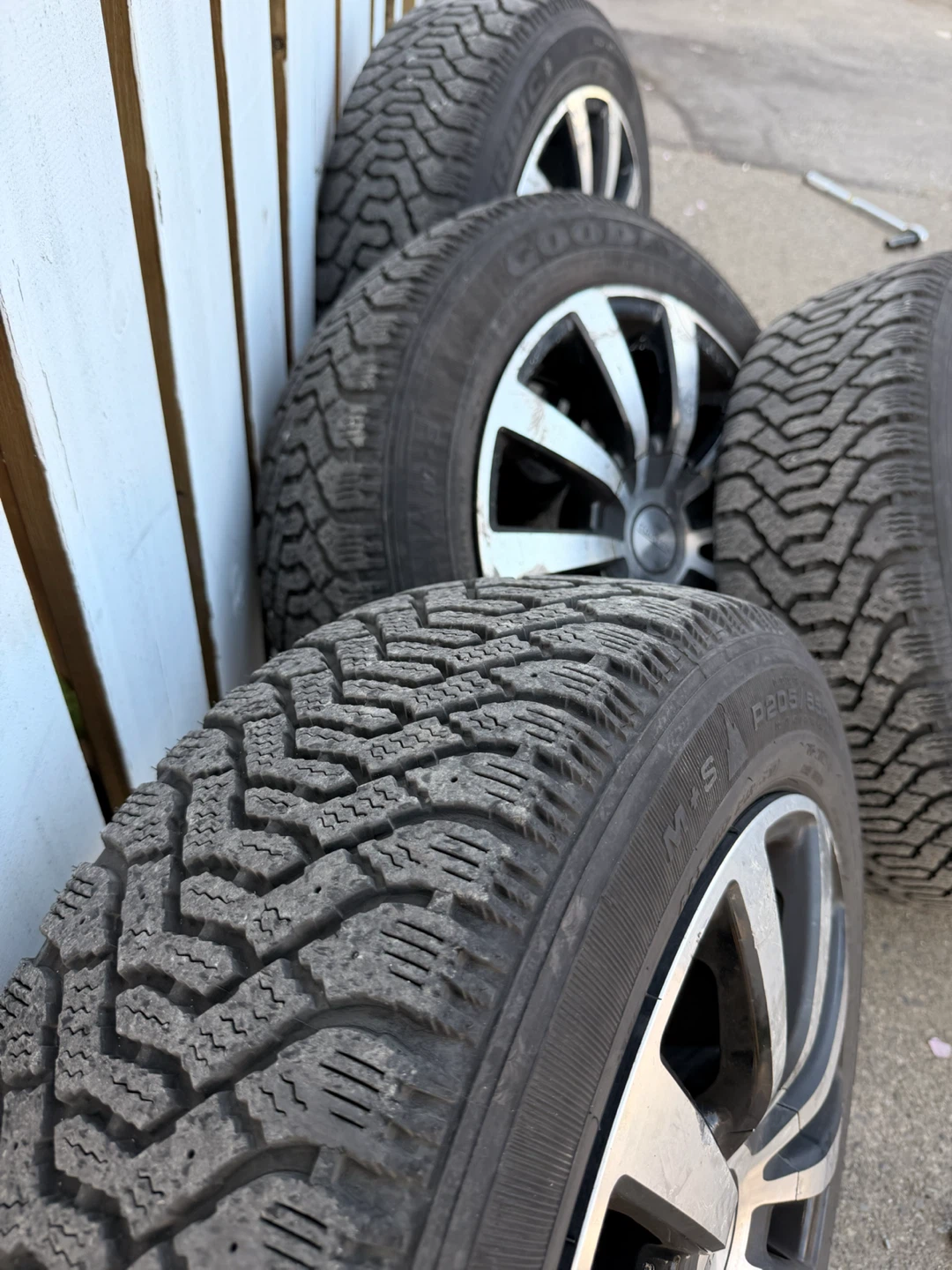 Set of 4 Goodyear Winter Tires with Rims - photo 2