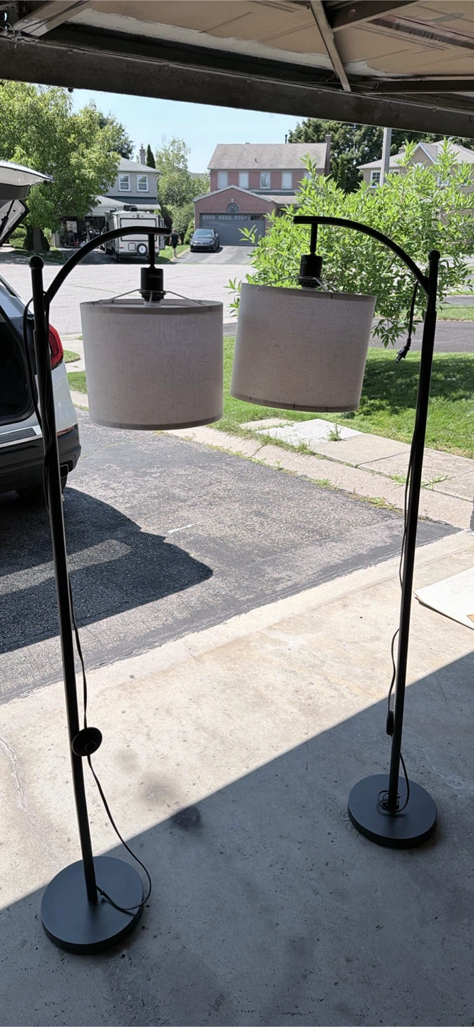 Moving sale !! Must sell !! Dual Head Arc Floor Lamp - photo 2