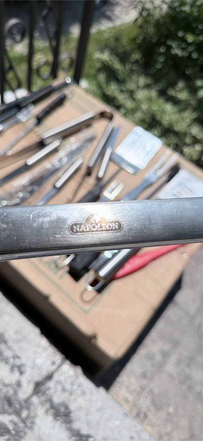 Moving sale !! Must sell !! Napoleon BBQ Tool Set - photo 2