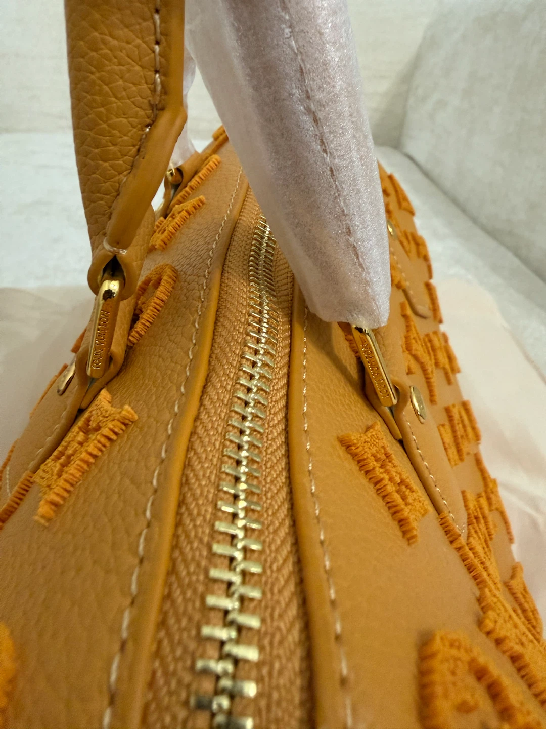 Luxury LVEmbellished Handbag - photo 3