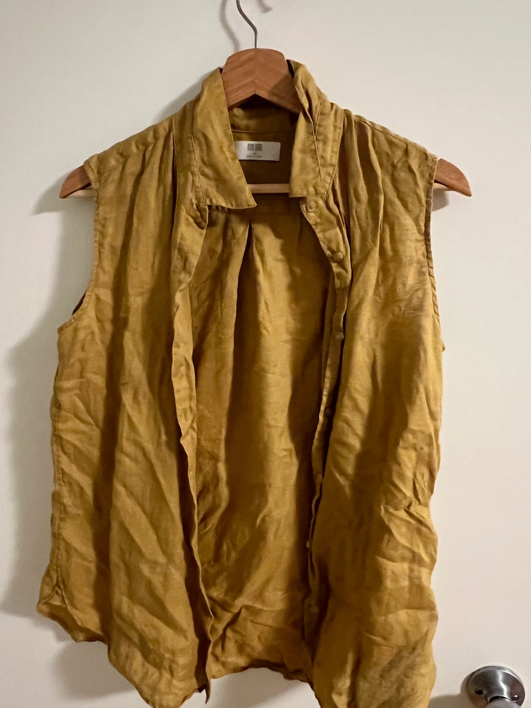Uniqlo Sleeveless Collared Blouse