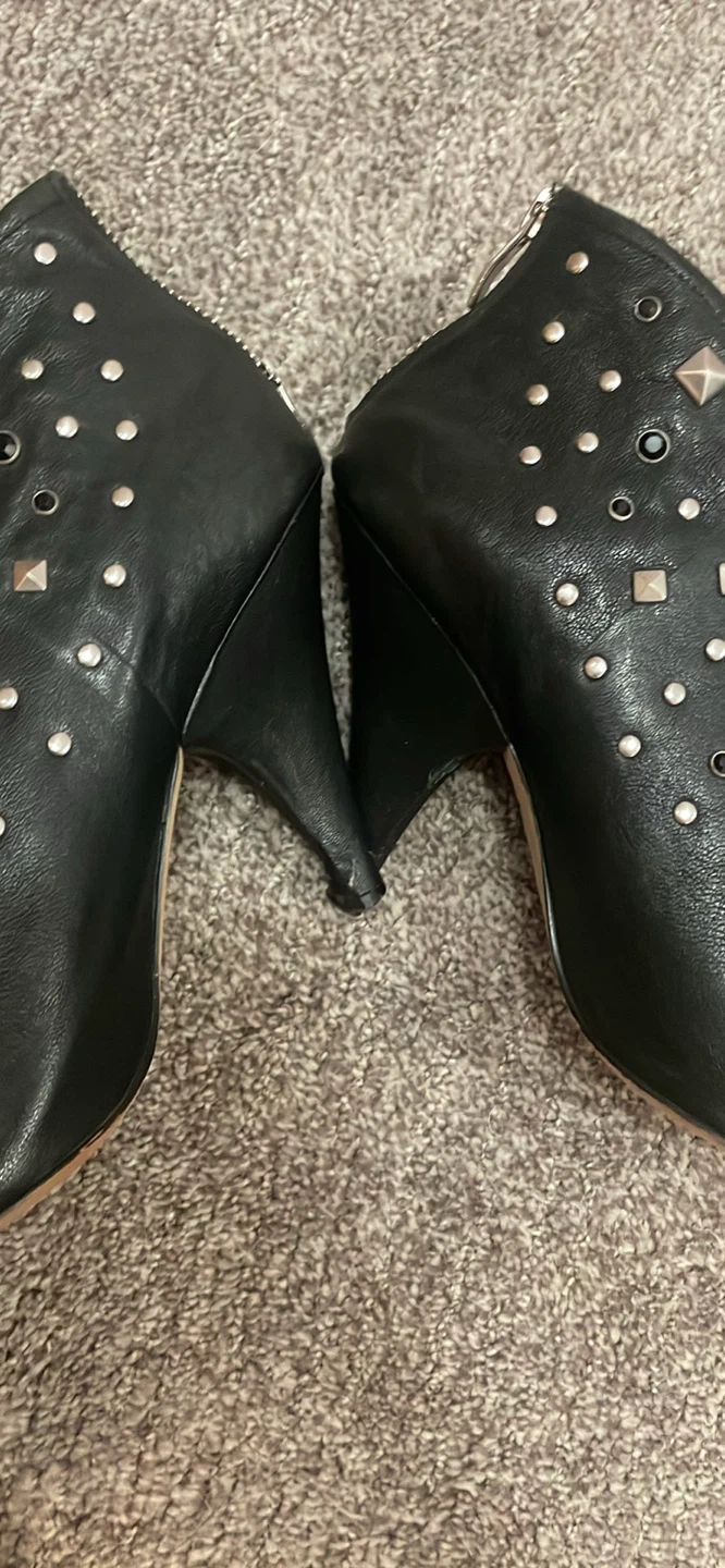 Vince Camuto Stiletto Booties, Sz 9/39 - photo 5