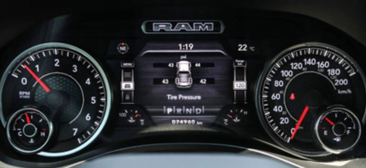 White Ram 1500 Pickup Truck - photo 5