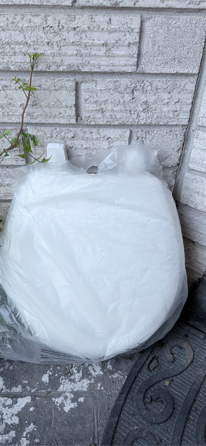 White Toilet Seat with Lid