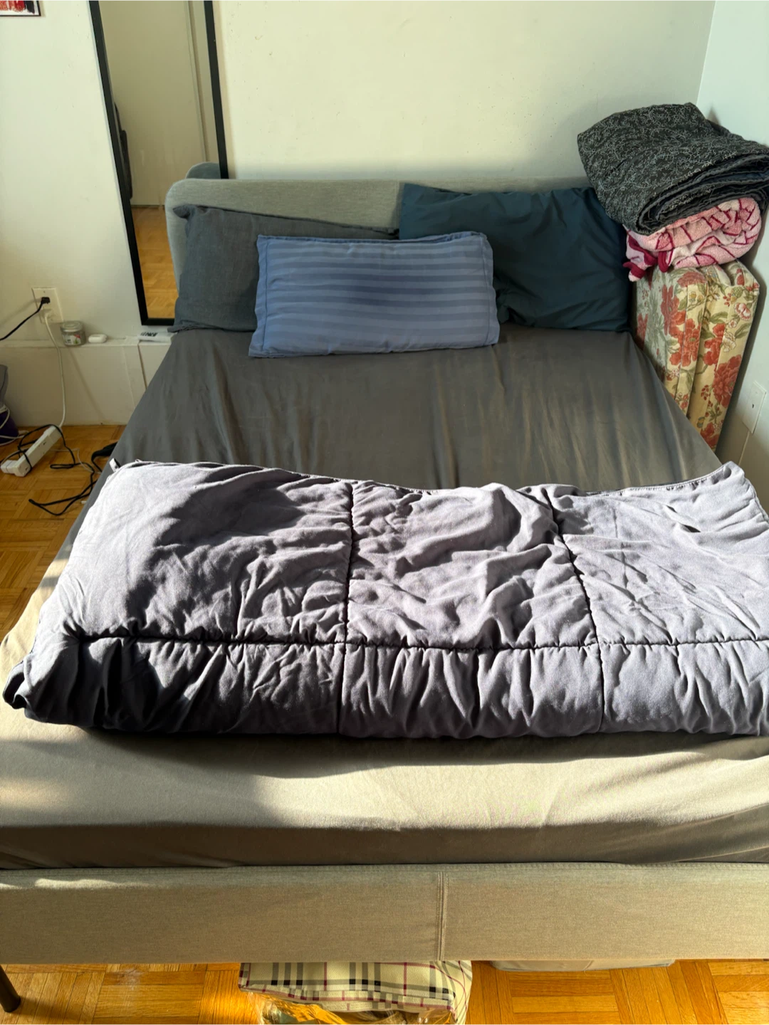 Grey upholstered bed frame - photo 2