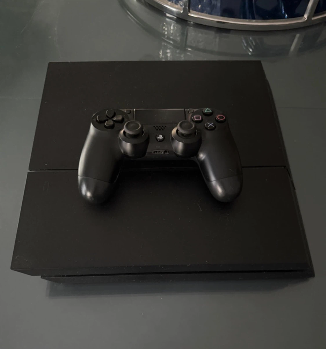 PlayStation 4 (PS4)