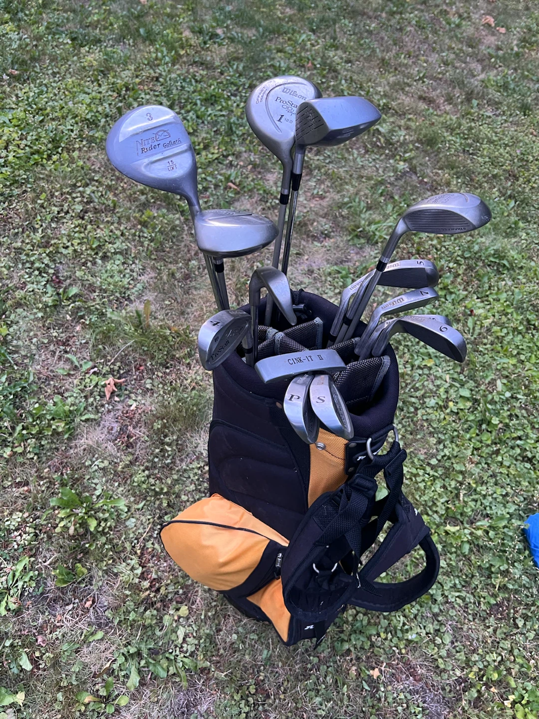 Women's right handed Wilson Golf Club Set with Bag & Balls
