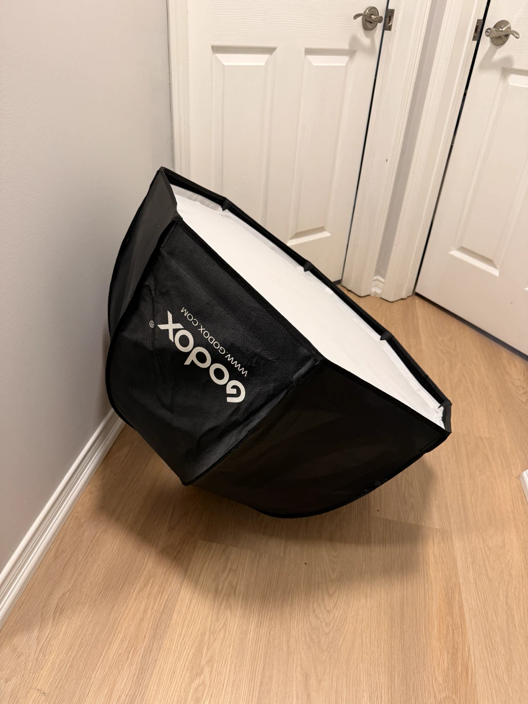 GODOX 95cm Octa Softbox w/ Honeycomb Grid (Bowens Mount)
