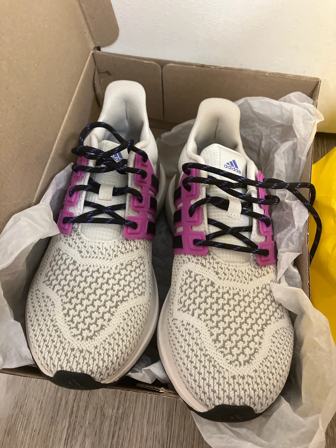 NEW UK 5 Woman Adidas Running Shoes