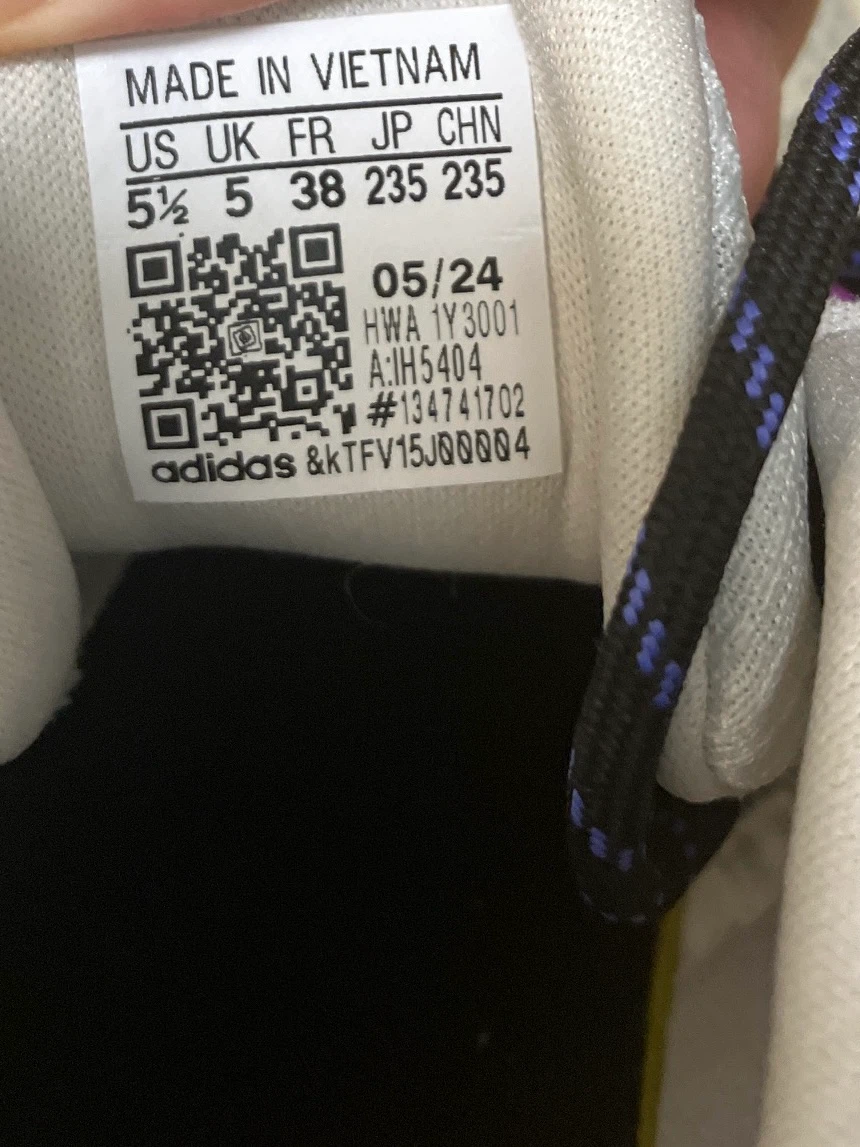 NEW UK 5 Woman Adidas Running Shoes - photo 3