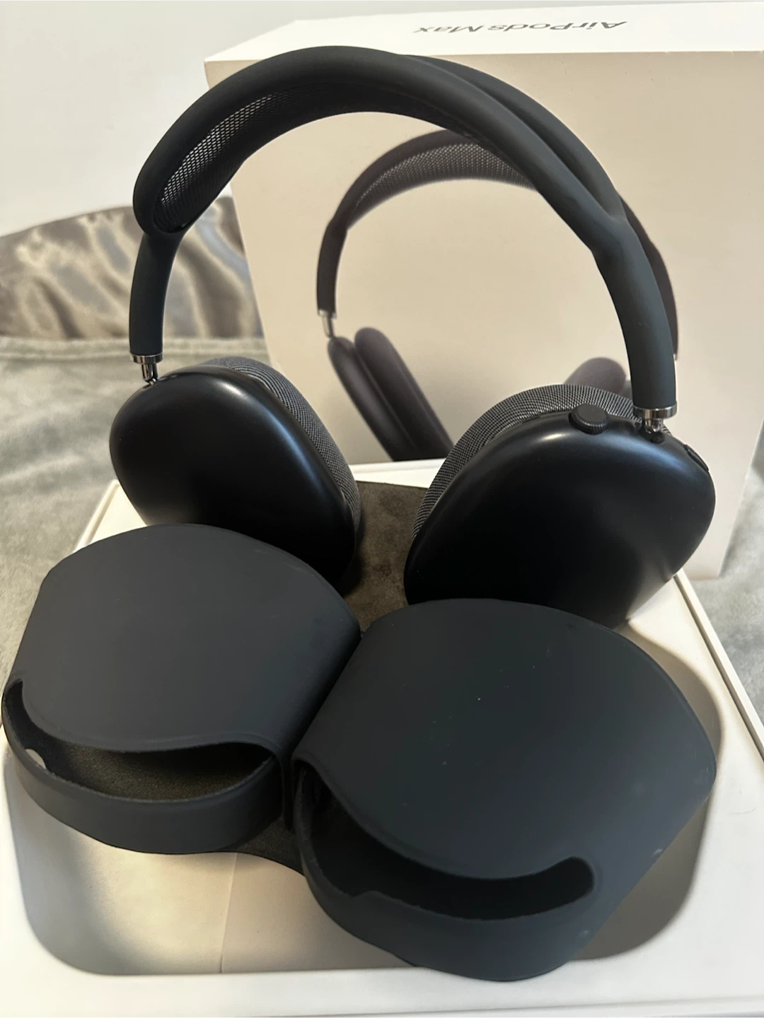 Apple AirPods Max Wireless Headphones - Space Black - photo 2