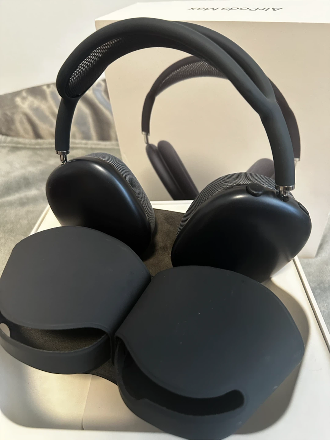 Apple AirPods Max Wireless Headphones - Space Black - photo 3