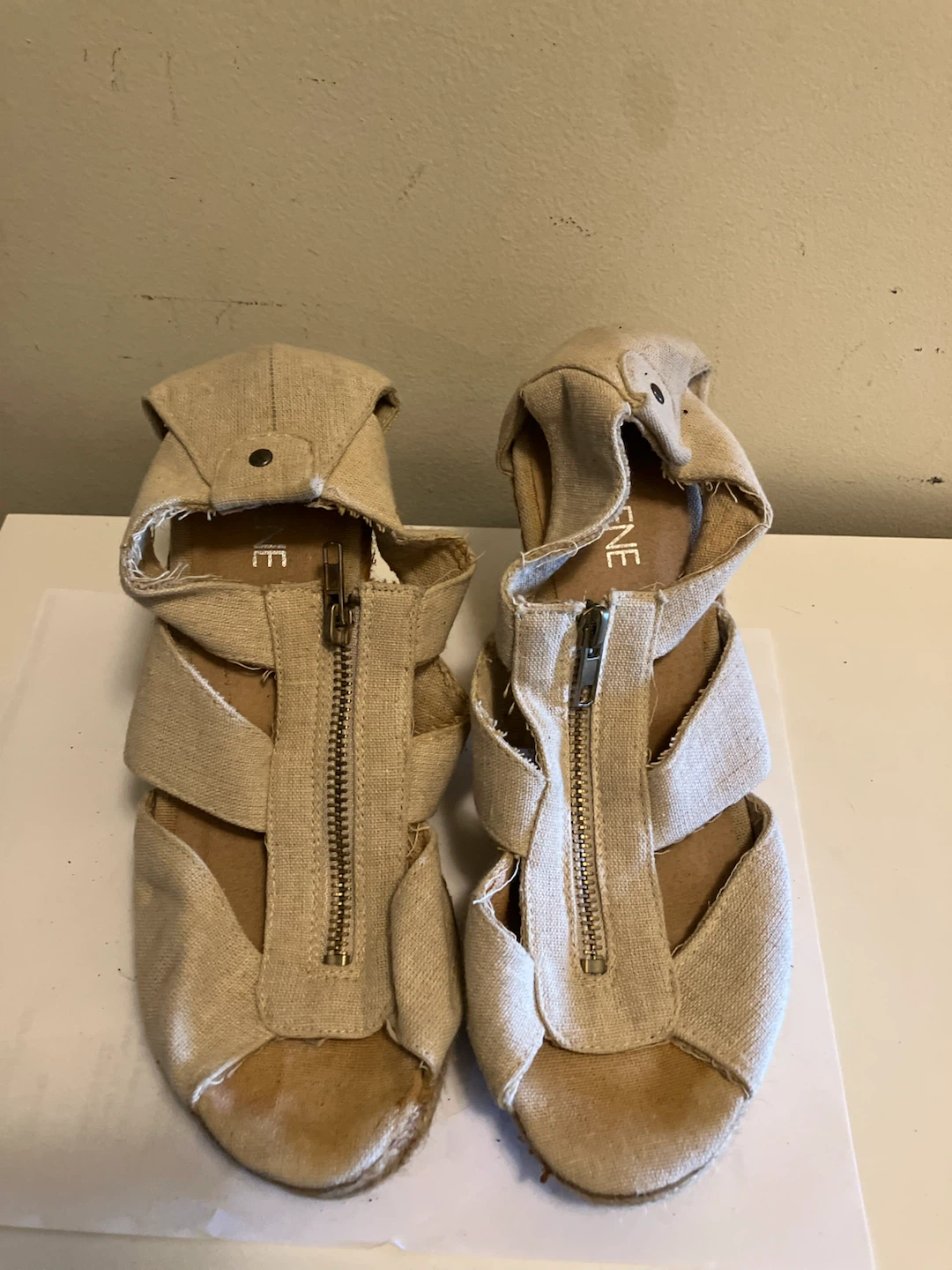 Avenue Women's Wedge Sandals