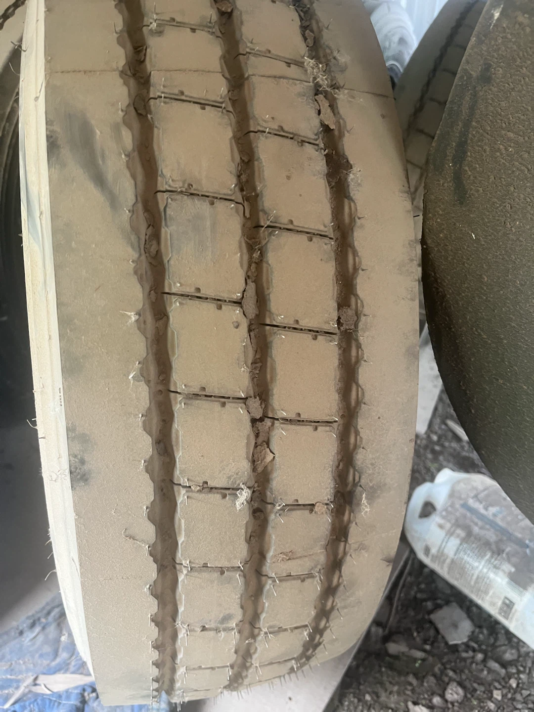 Neo Allroads Tire 245/70R17.5 - photo 3
