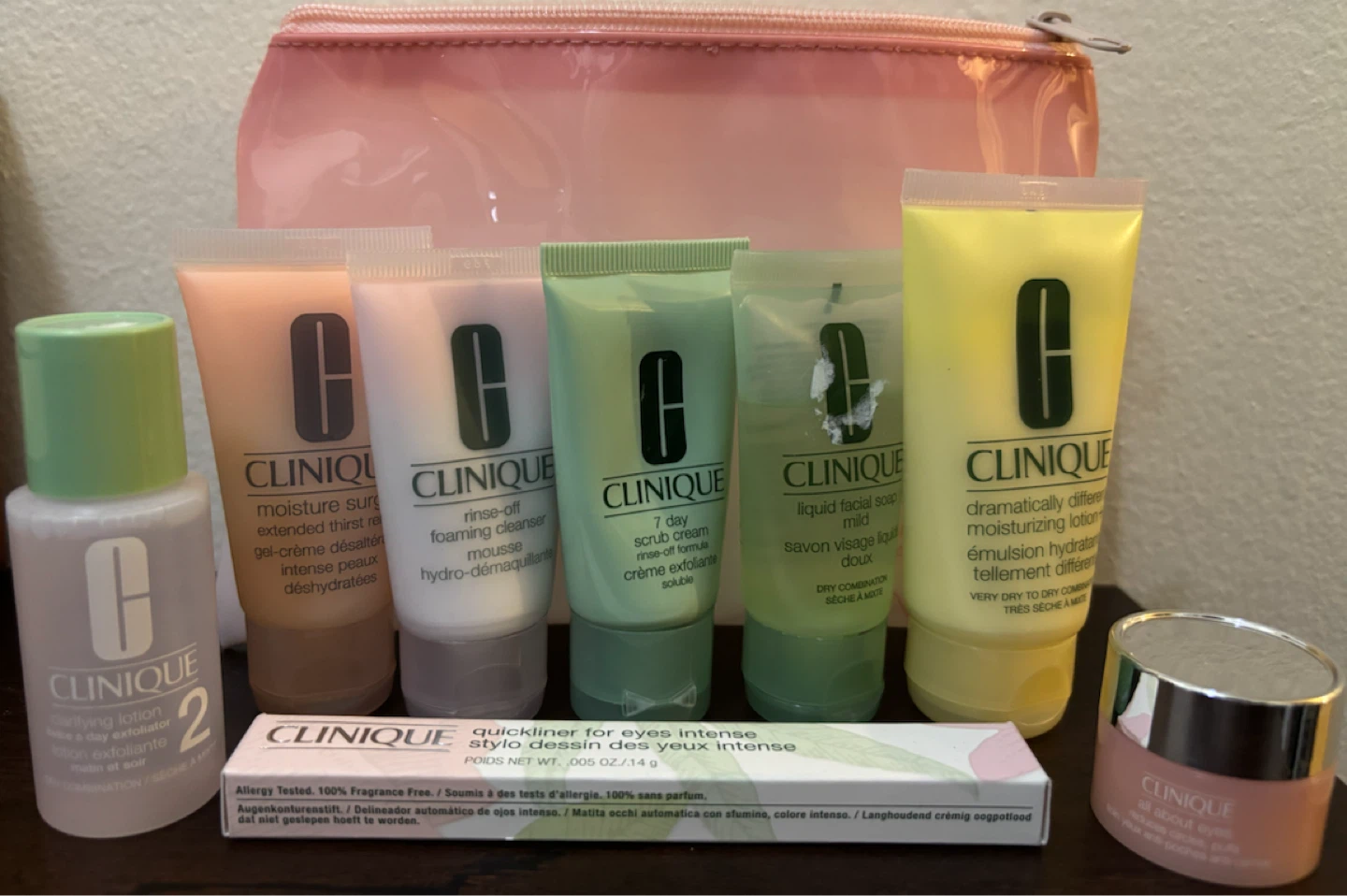 NEW-8pcs-Clinique Skincare Set with Travel Bag