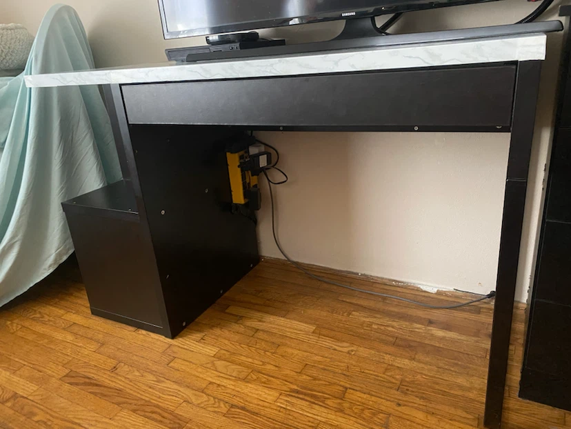 Great Sleek Desk