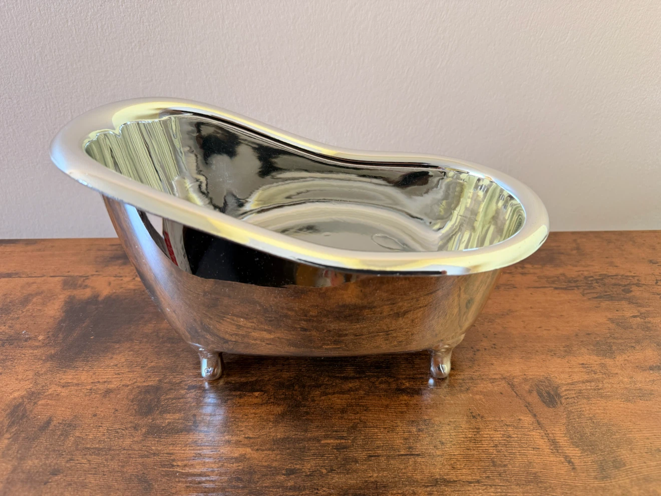 NEW Decorative Bathtub Container