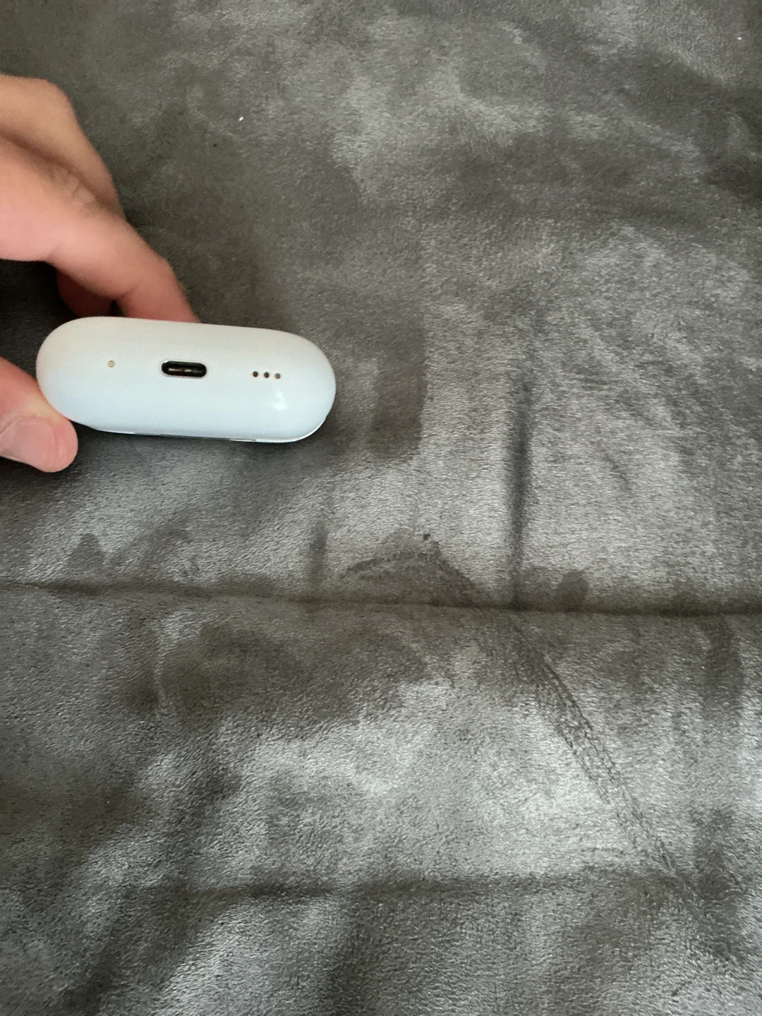 Apple AirPods Pro  2nd gen Charging Case - photo 3