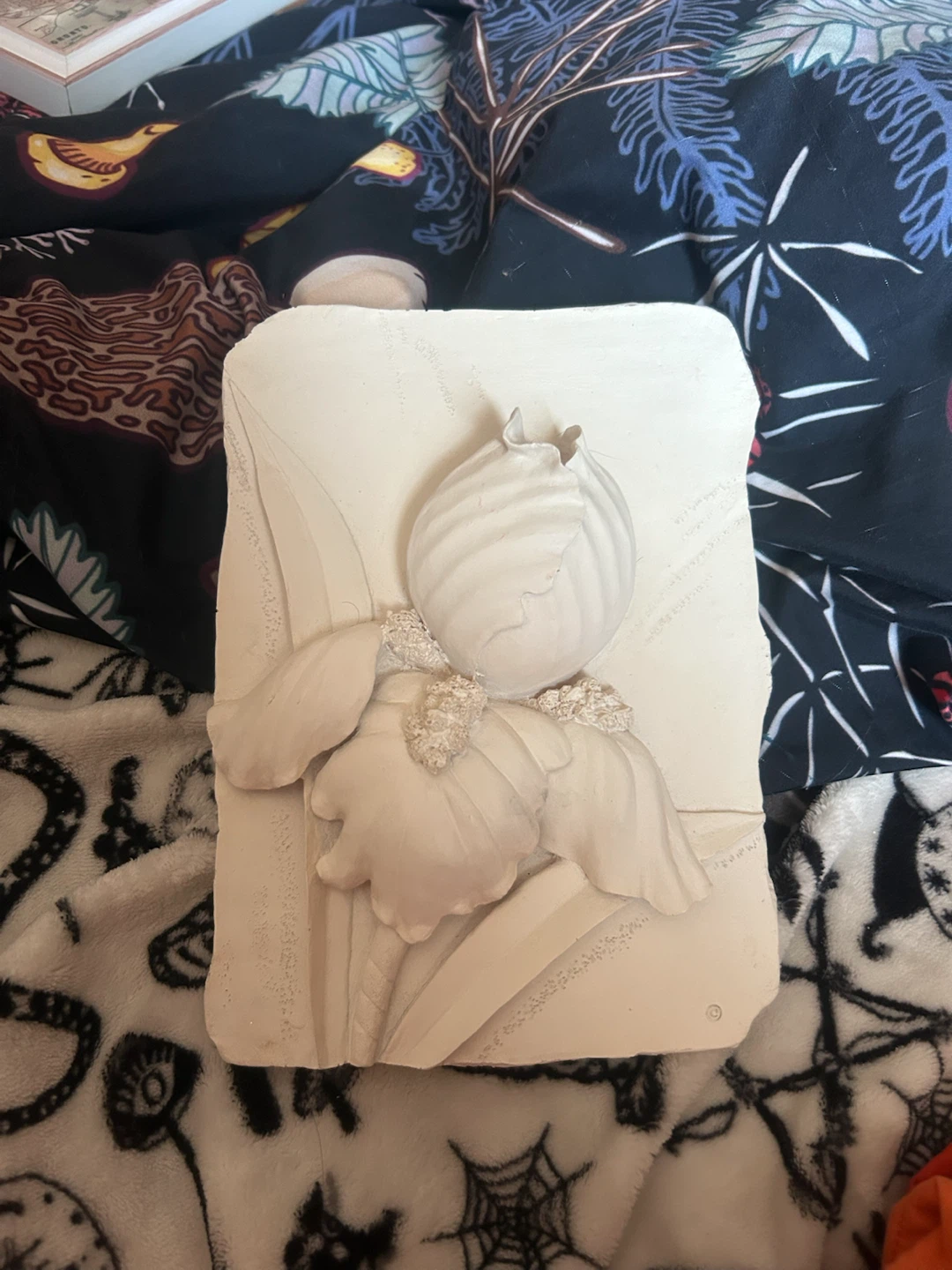 assorted home decor items - photo 2