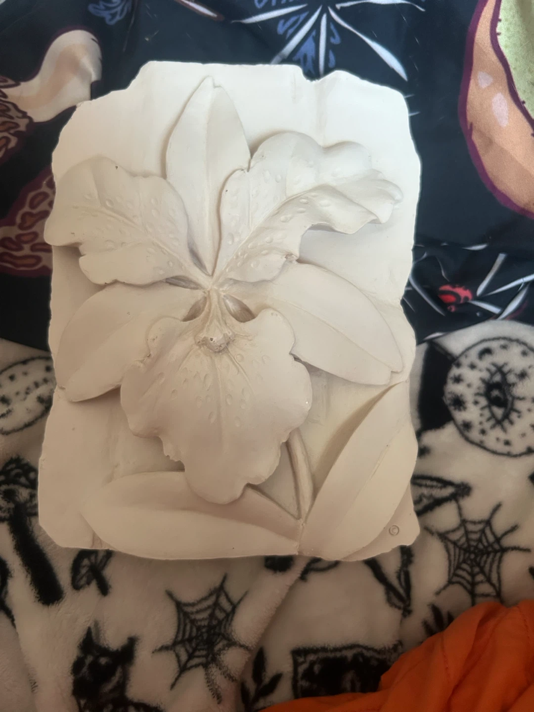assorted home decor items - photo 4
