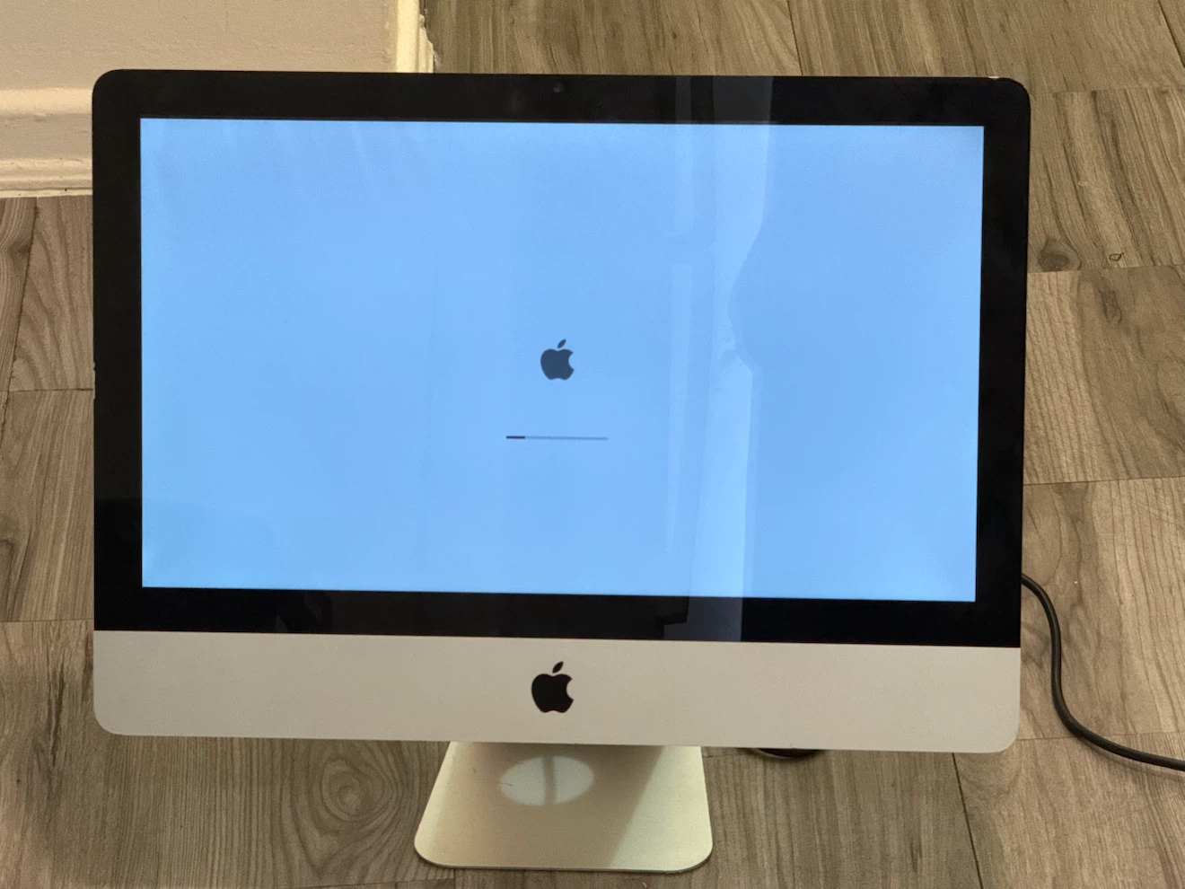 Apple iMac Desktop Computer A1311 EMC 2428 mid 2011 - photo 3