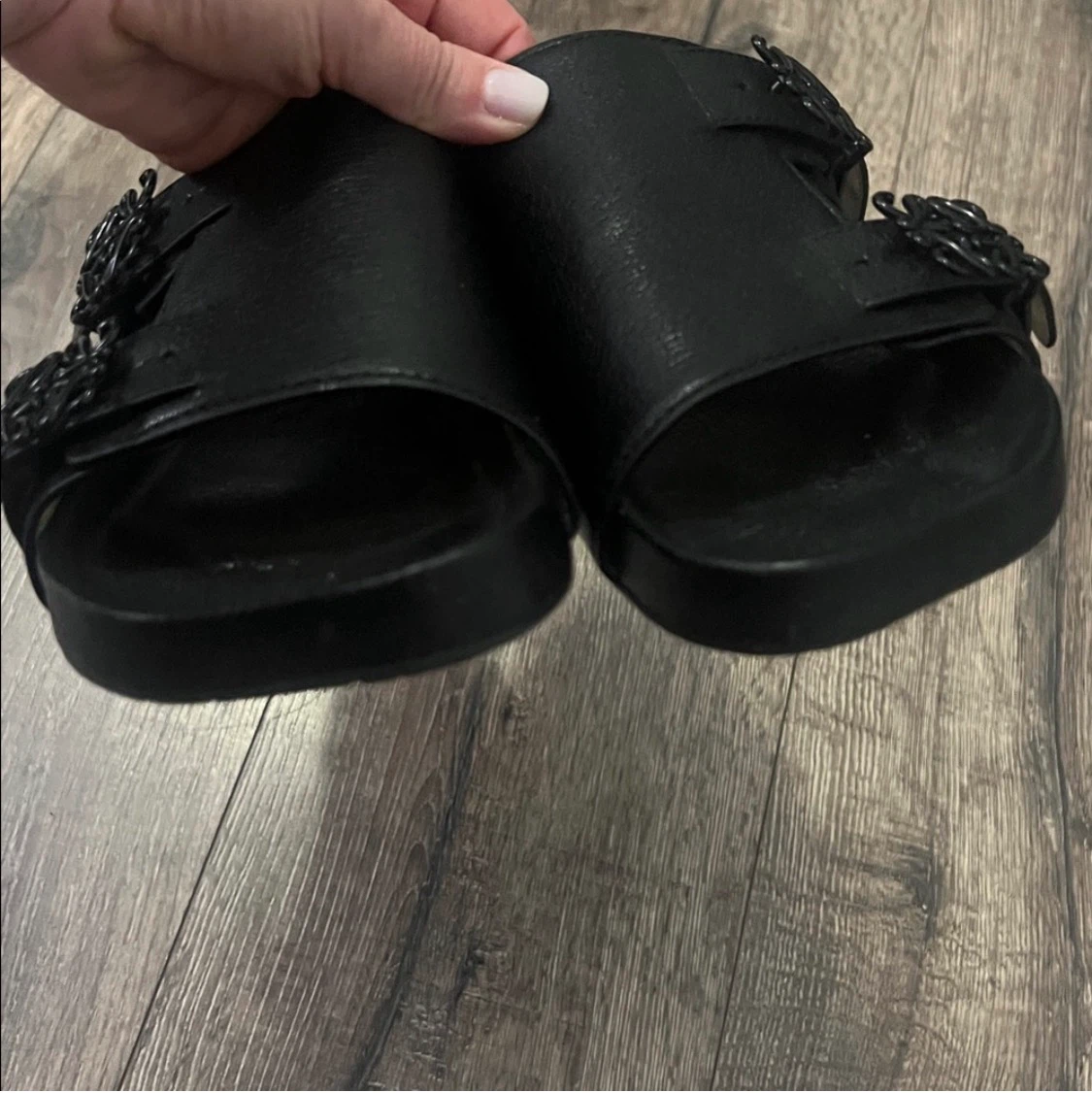 Loewe slides - photo 5