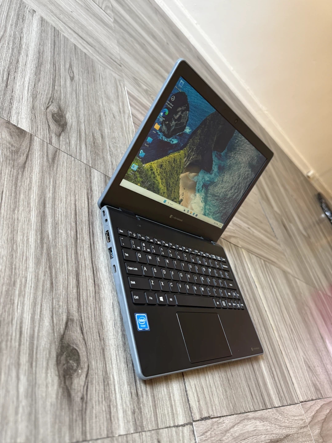 Dynabook E10-S Laptop with Charger windows 11 - photo 5