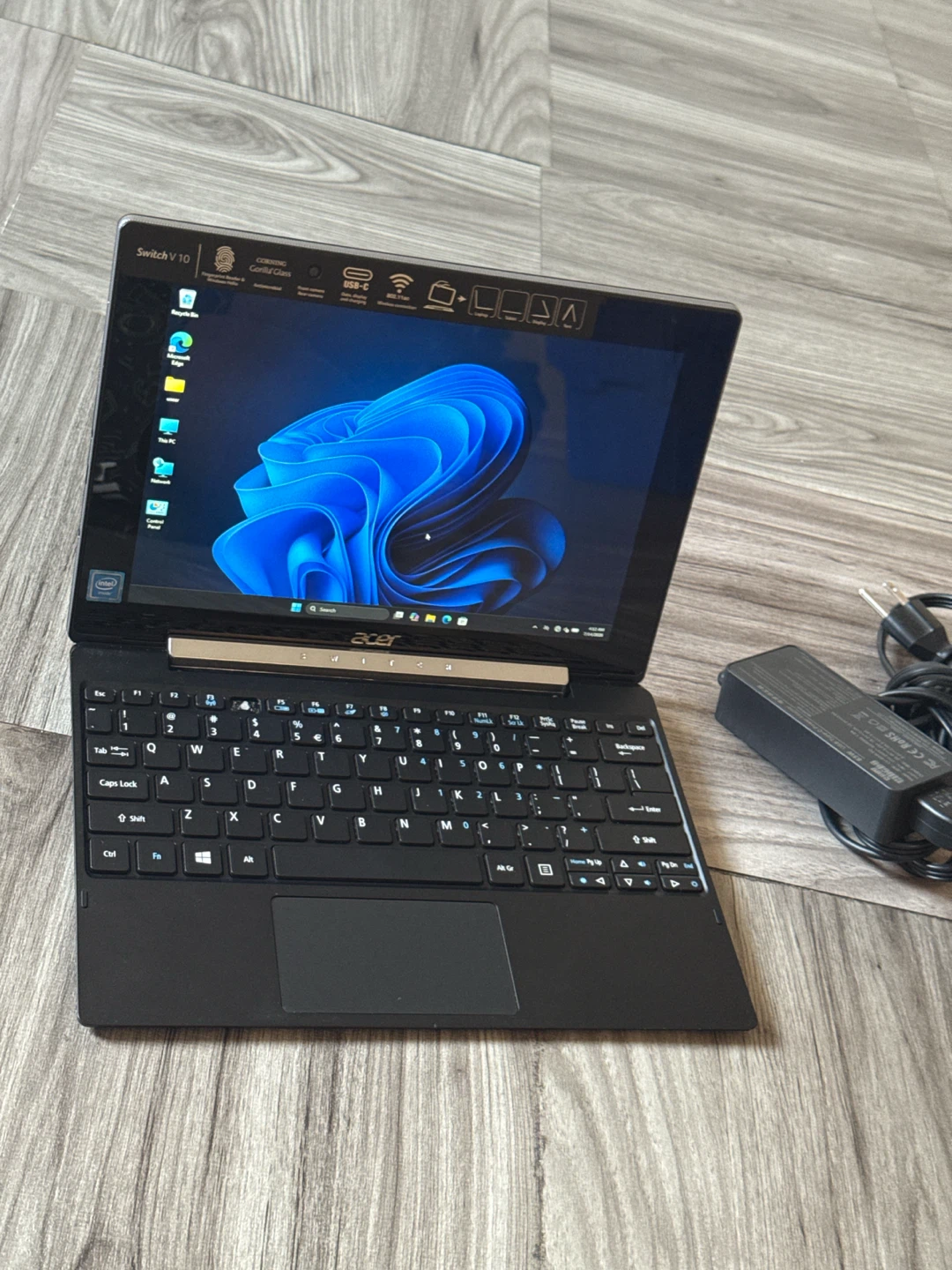 Acer Switch V 10 2-in-1 Laptop/Tablet - photo 2