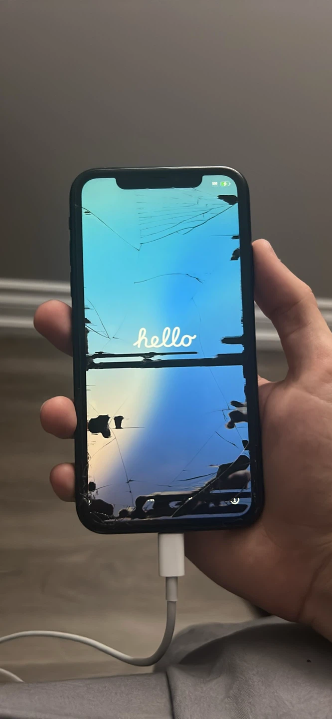 iPhone XR(Cracked Screen) - photo 4