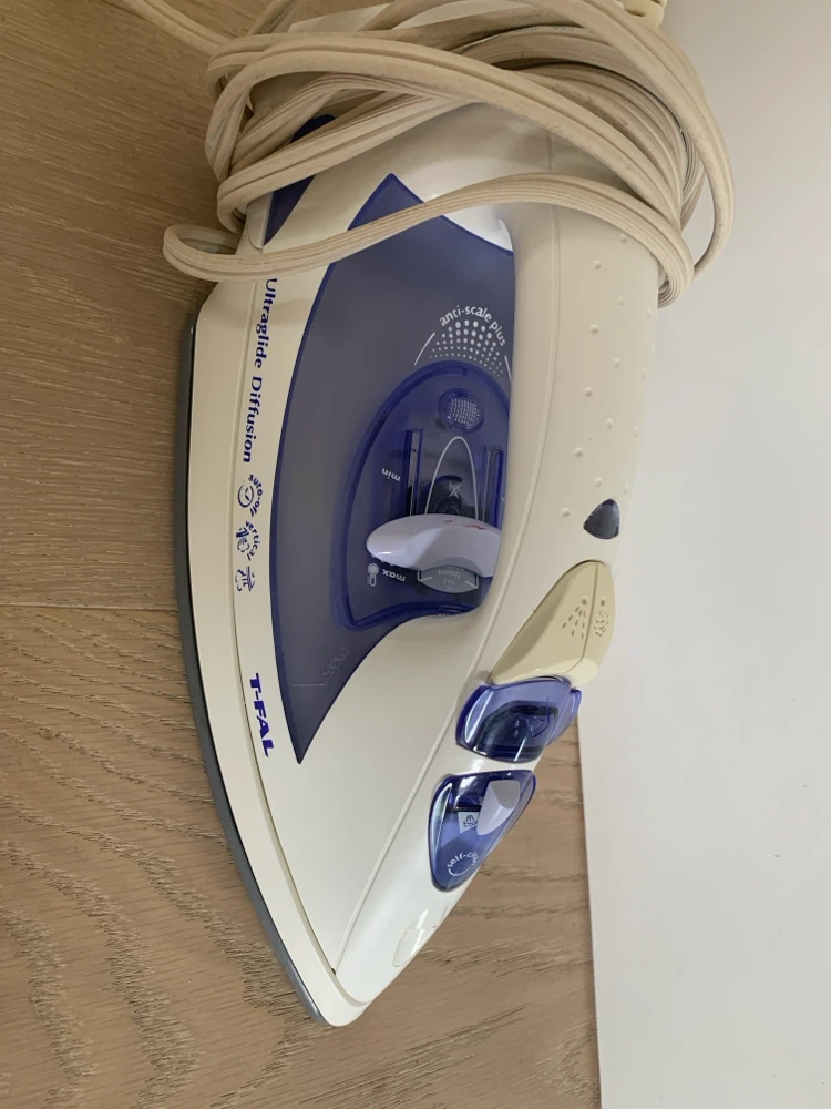 T-fal Ultraglide Diffusion Iron - photo 3