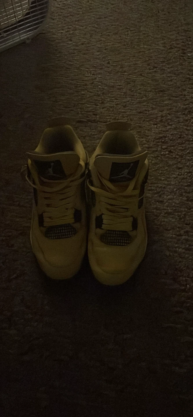 Air Jordan 4 "Lightning" Yellow