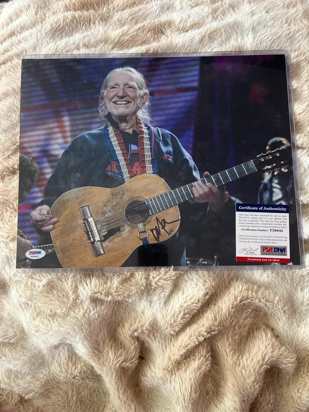 Willie Signed Photo with PSA/DNA Certificate of Authenticity
