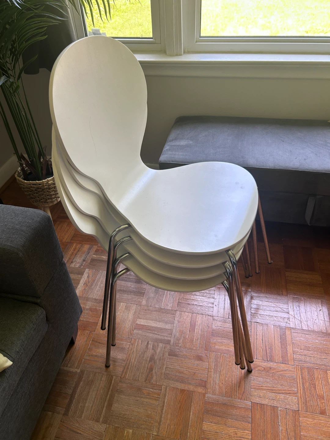 Set of 4 White Stackable Chairs